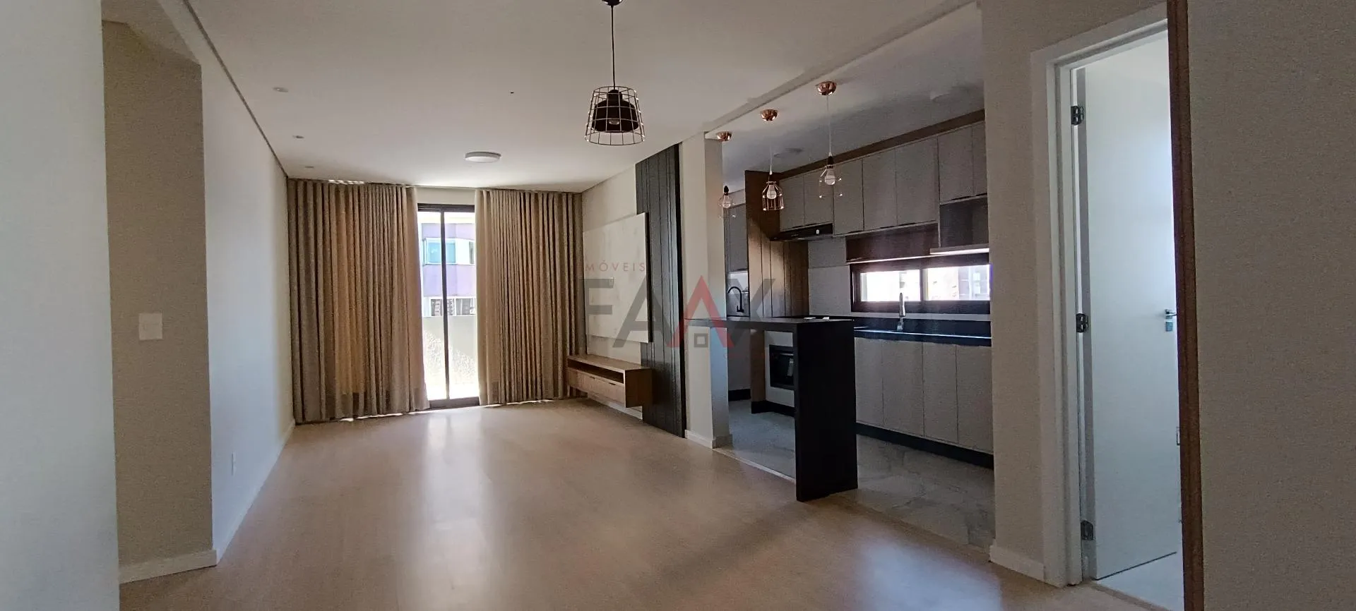 Imagem Apartamento à venda no Centro com 2 suítes mais vaga de garagem coberta