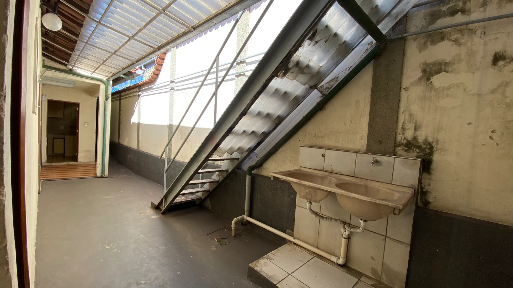 Imagem Casa com 3 Quartos à Venda ou Locação, 187 m² em Betânia - Belo Horizonte