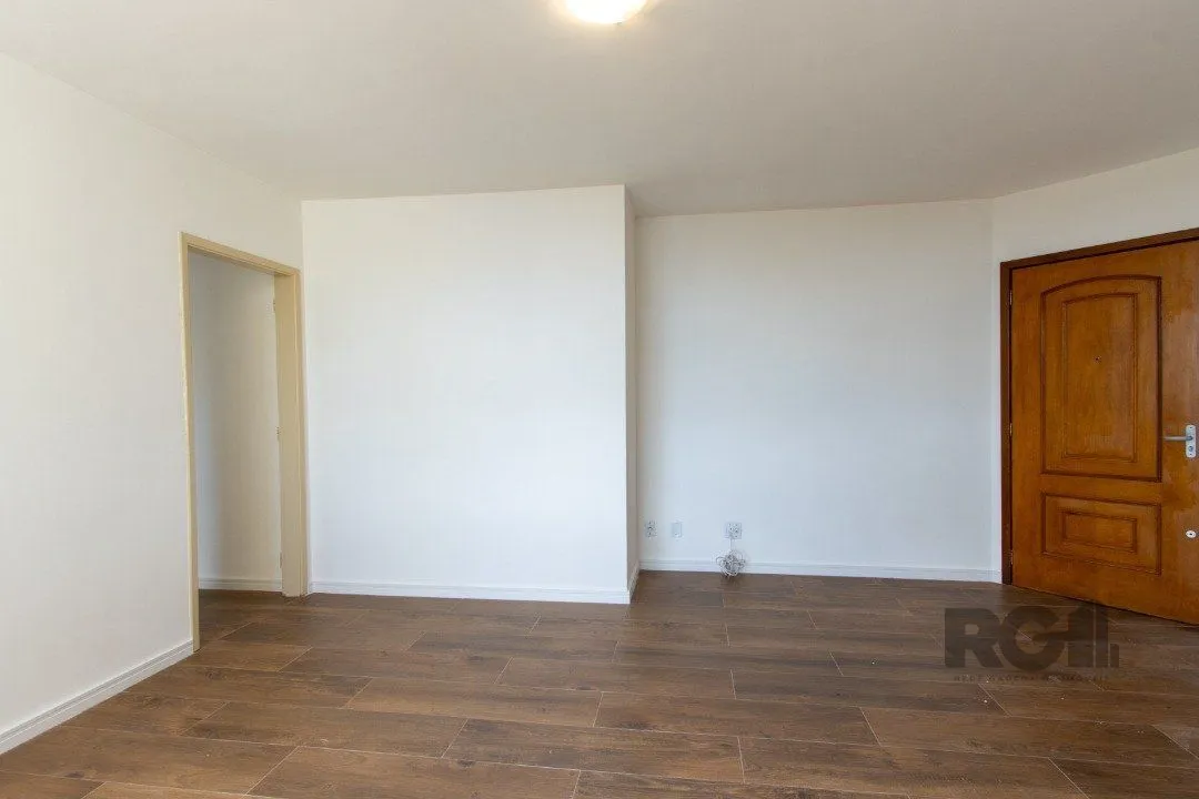 Imagem Apartamento de 2 Dormitórios com Vaga Coberta no Conjunto Residencial Santos Dumont