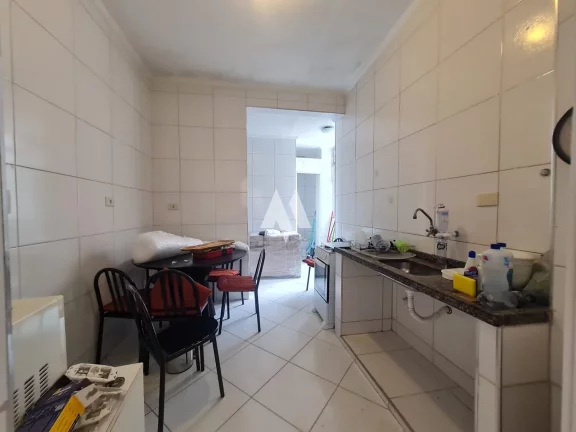 Imagem Apartamento 02 dormitórios -vaga demarcada - Quadra da Praia do Boqueirão/Santos