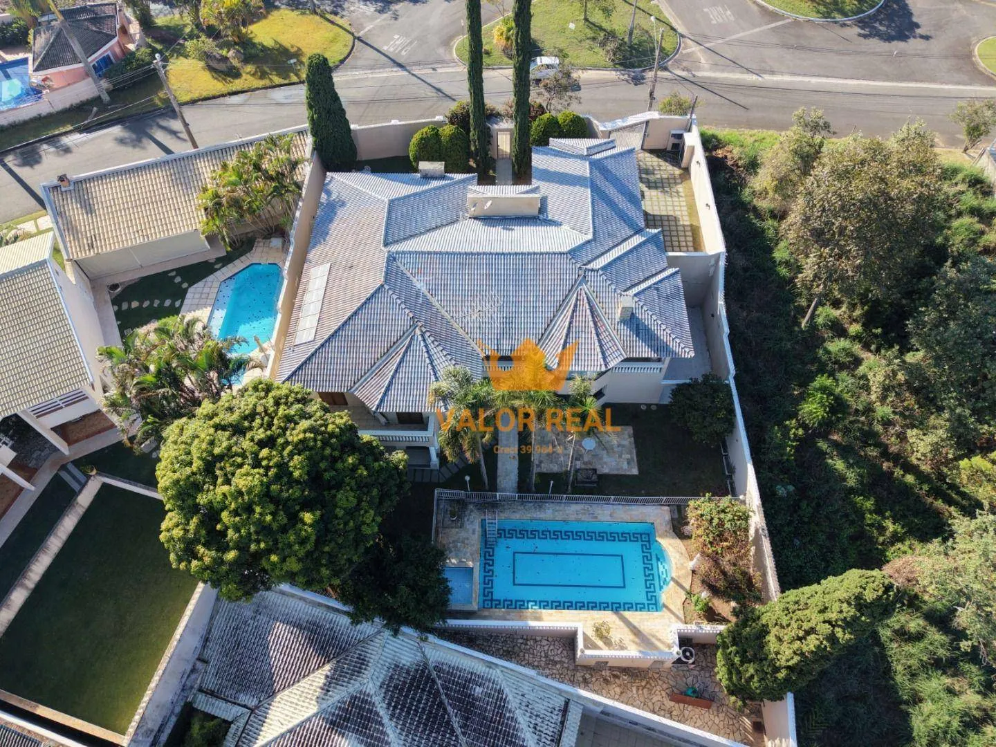 Imagem CASA DE ALTO PADRÃO NO CONDOMÍNIO MALOTA | VISTA PARA A SERRA DO JAPI | 4 SUÍTES