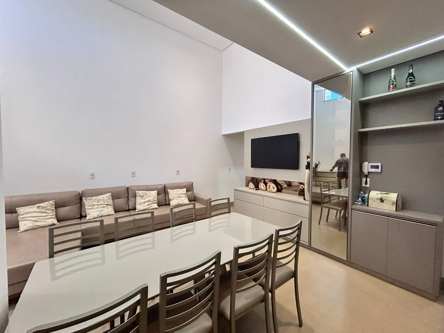 Imagem Casa com 3 dormitórios à venda por R$ 680.000,00 - Laranjeiras - Patos de Minas/MG