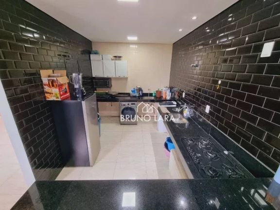 Imagem Casa á venda em Betim, bairro Vila Cristina.