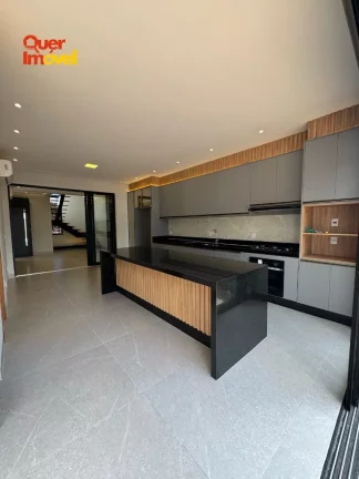 Imagem Casa em condomínio de alto padrão à venda em Ribeirão Preto-SP. 4 quartos, 4 suítes, 6 banheiros, 4 vagas de garagem. 192,85 m². Quer Imóvel Negócios Imobiliários.