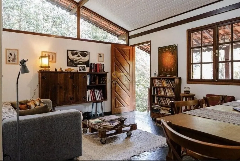 Imagem Casa para Venda em Teresópolis / RJ no bairro Albuquerque