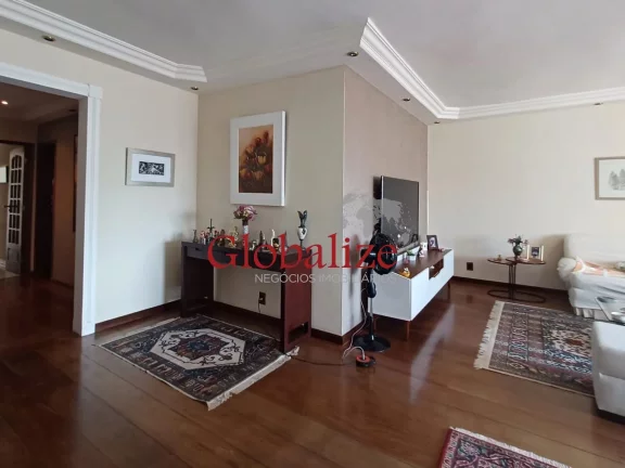 Imagem Apartamento à venda com 278m², 4 quartos, 2 suítes, vaga demarcada, perto da praia por R$ 1.450.000,00 no Embaré em Santos