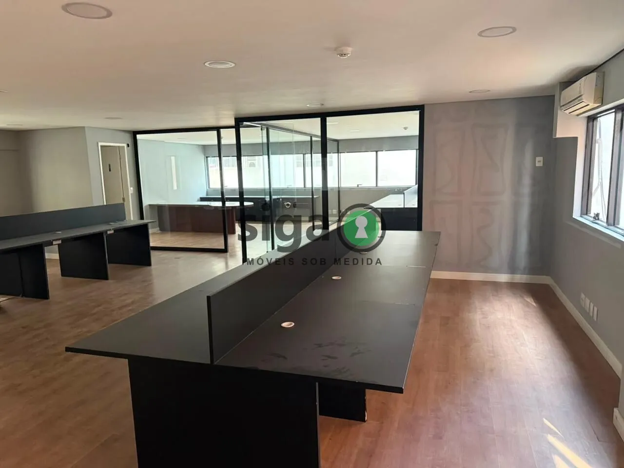 Imagem Conjunto Comercial para Locação com 128m²,no Jardim Paulista,3 salas 4 ,banheiros e Ar condicionado
