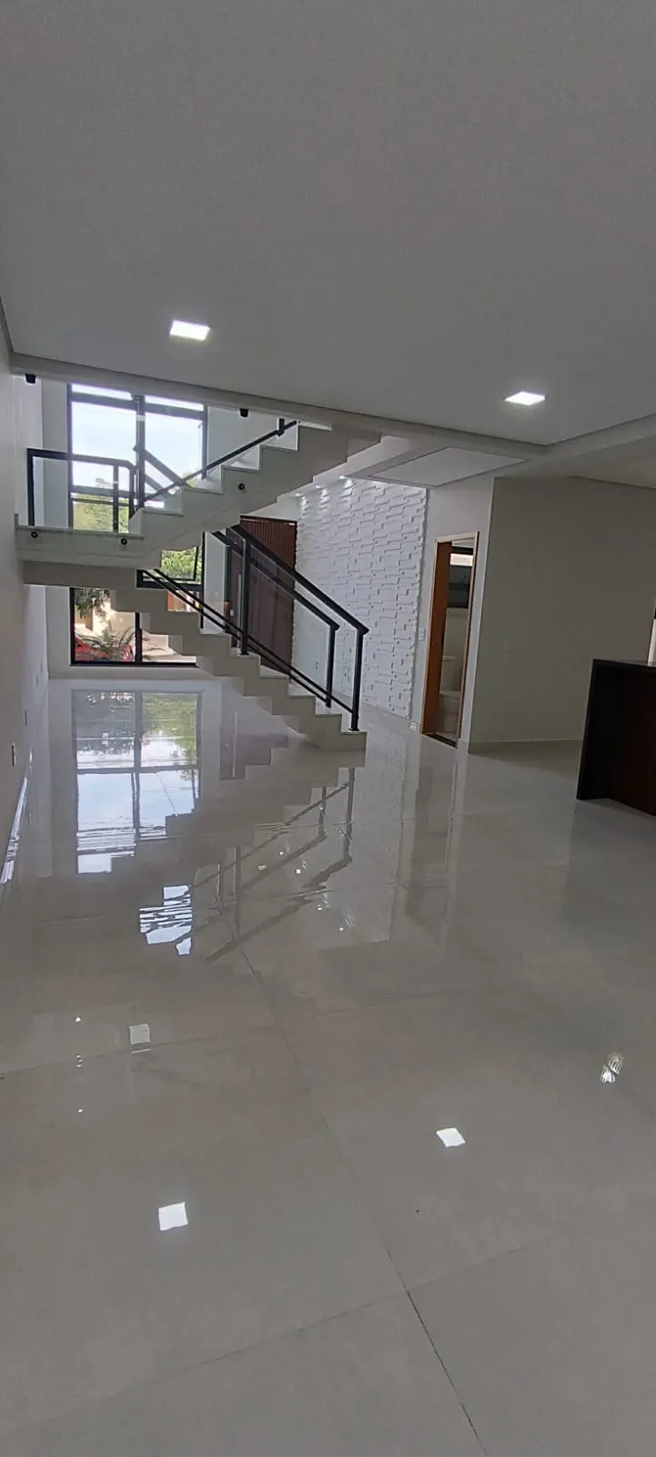 Imagem Casa de Alto Padrão no Condomínio Golden Park ? 225m², 3 Suítes, Piscina e Área Gourmet