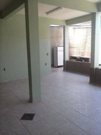 Imagem Excelente casa no melhor ponto do bairro.