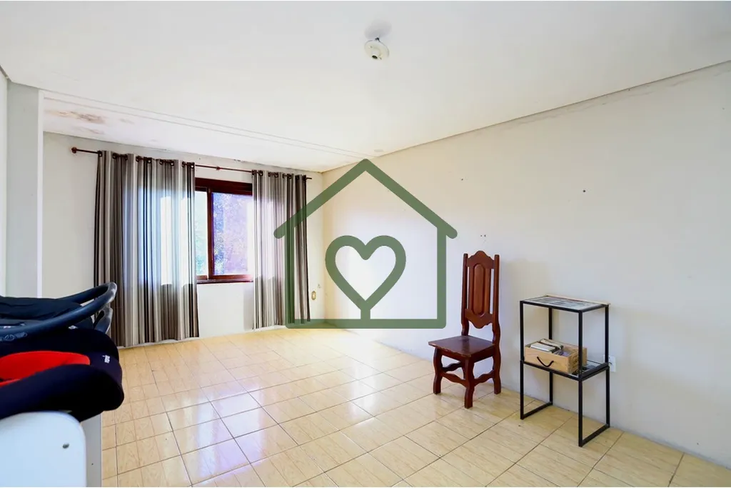 Imagem Encontre o lar perfeito para sua família nesta espaçosa casa residencial situada na encantadora Ru...