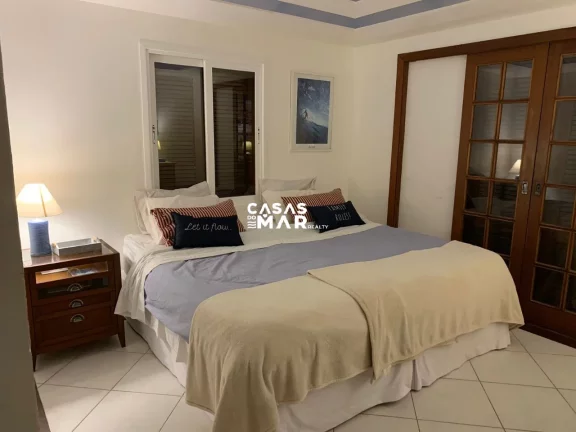Imagem Casa de Luxo à Beira-Mar em Búzios, Condomínio Camurupim na Praia Rasa: 6 Quartos, 6 Suítes, 4 Salas - Segurança e Conforto!