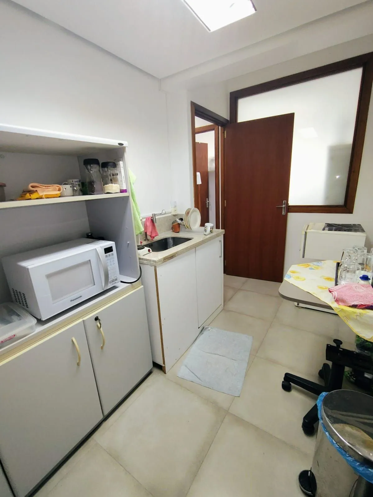 Imagem Sala ampla pois é ligada a outra ao lado do Colégio Santa Inês perto do Zaffari.
