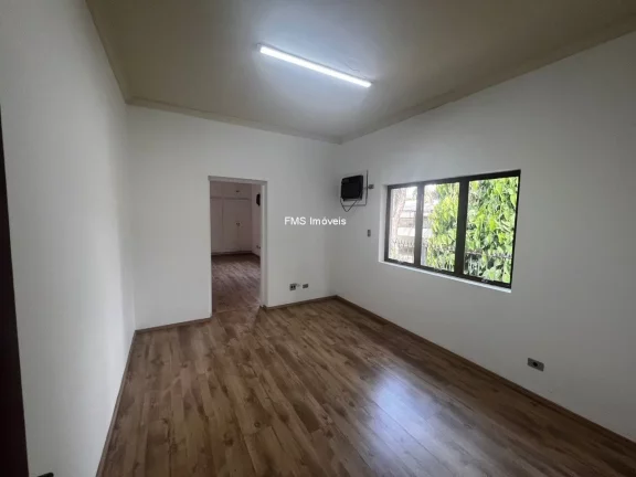 Imagem Casa Comercial de Alto Padrão no Jardim Europa, São Paulo-SP: 14 Salas, 9 Banheiros, 10 Vagas de Garagem, 600m².