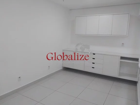 Imagem Sala comercial de 80,00 m² no Boqueirão, Santos-SP! Espaço com 4 salas, 2 banheiros, 1 vaga de garagem e 4 aparelhos de ar condicionado.