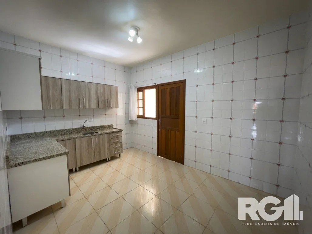 Imagem Casa 4 dormitórios na Azenha.