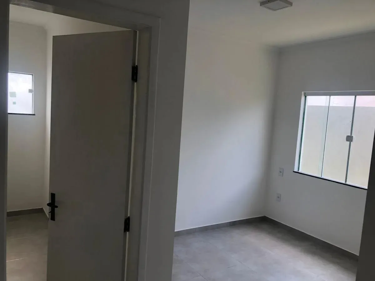 Imagem Casa em Condomínio para Venda em Cabo Frio / RJ no bairro Peró