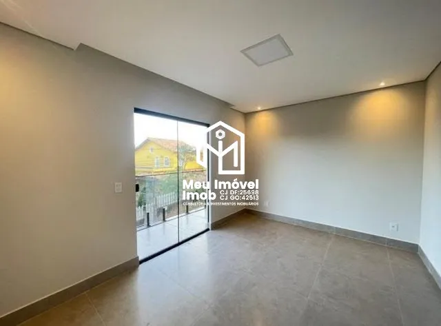 Imagem SHA Quadra 4 Arniqueiras Casa 3 Suítes 2 Vagas Útil 270 m² Terreno 235 m²
