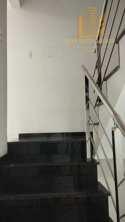 Imagem Sobrado 132m² com Churrasqueira e Varanda - Vila Nair
