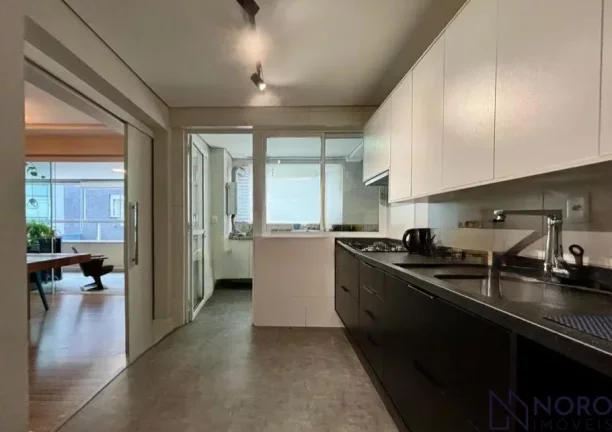 Imagem Apartamento Espaçoso com 3 Suítes e 2 Vagas no Centro de Santa Maria