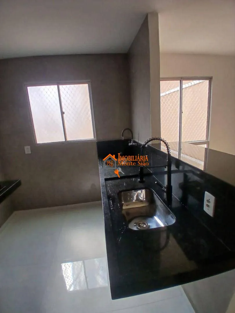 Imagem Apartamento com 2 dormitórios à venda, 45 m² por R$ 240.000,00 - Água Chata - Guarulhos/SP