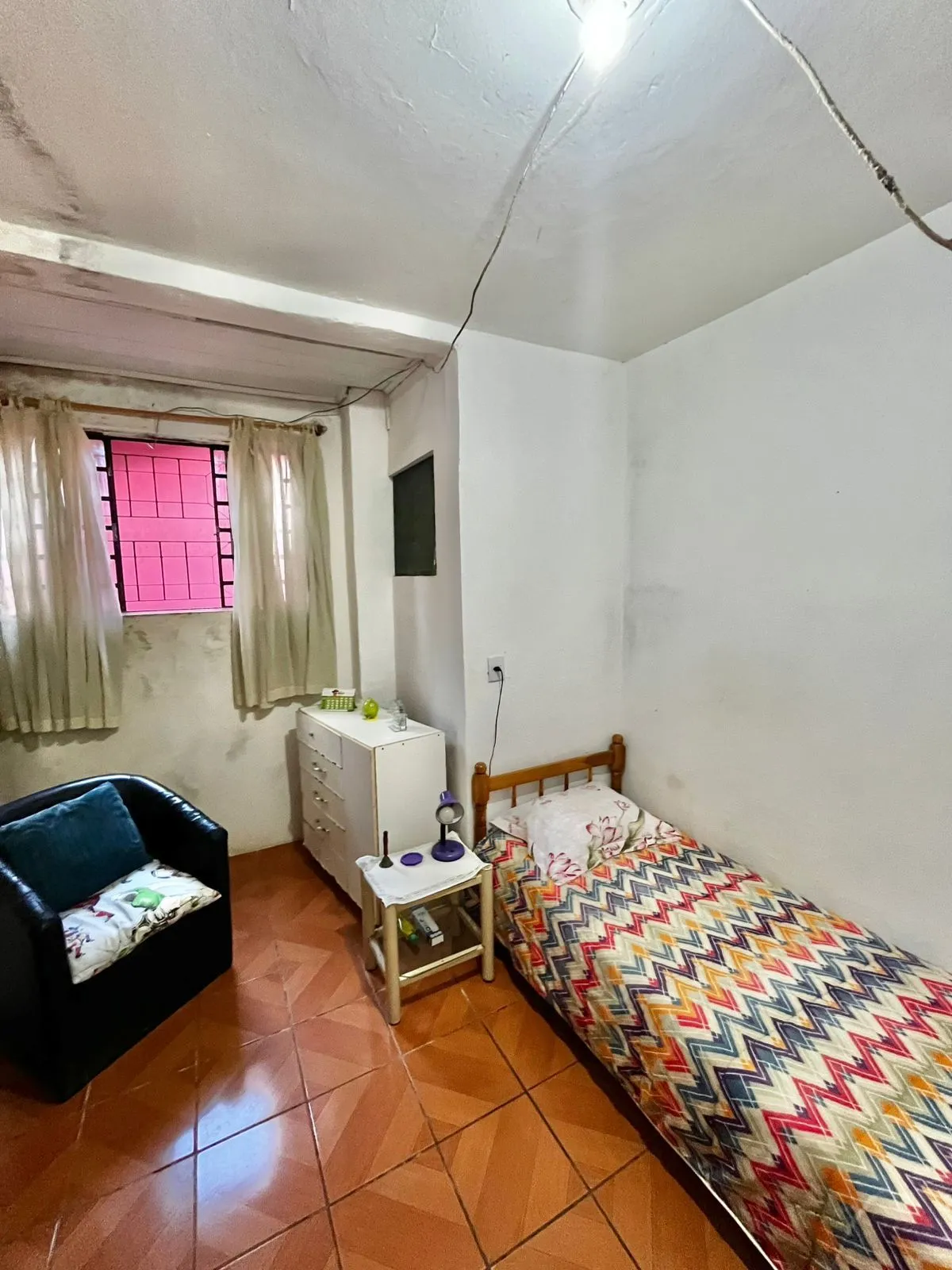 Imagem Casa na Rua Marista, Partenon, com 11,00 de frente por 23,00 de frente a fundos