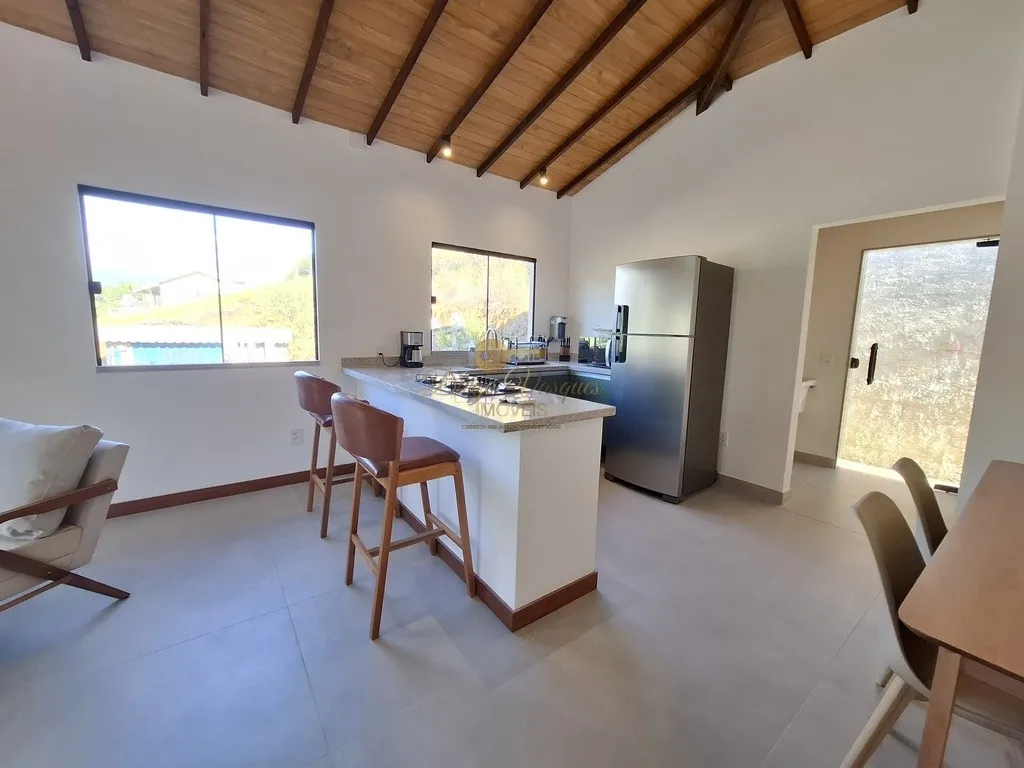 Imagem Casa em Condomínio para Venda em Teresópolis / RJ no bairro Vale Alpino
