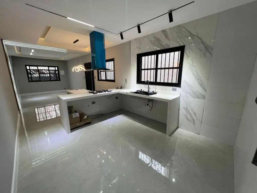 Imagem CASA COM 175,00 m² - AVIAÇÃO - PRAIA GRANDE SP