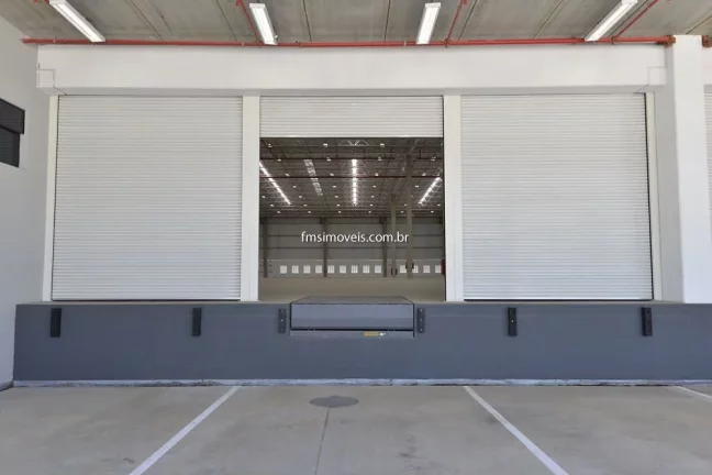 Imagem Galpão Comercial para Locação em Sorocaba-SP, Bairro Cajuru do Sul - 2 Banheiros, 8 Vagas de Garagem, 2.731,68 m² de Área.