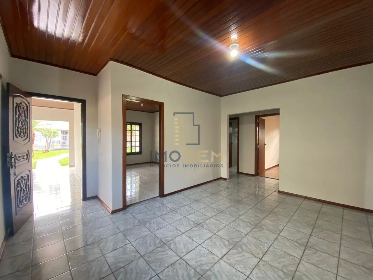 Imagem Um verdadeiro oásis no coração da cidade.

Imagine morar em uma casa espaçosa, cercada por área...