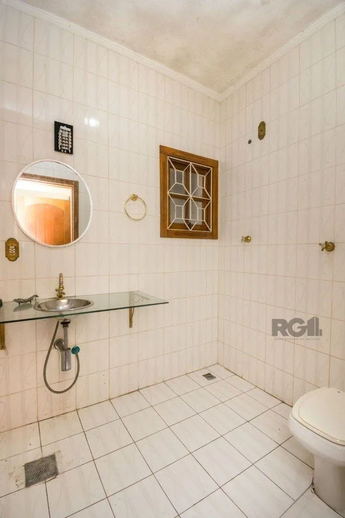 Imagem Excelente casa de 354m² com 5 dormitórios e 8 vagas.