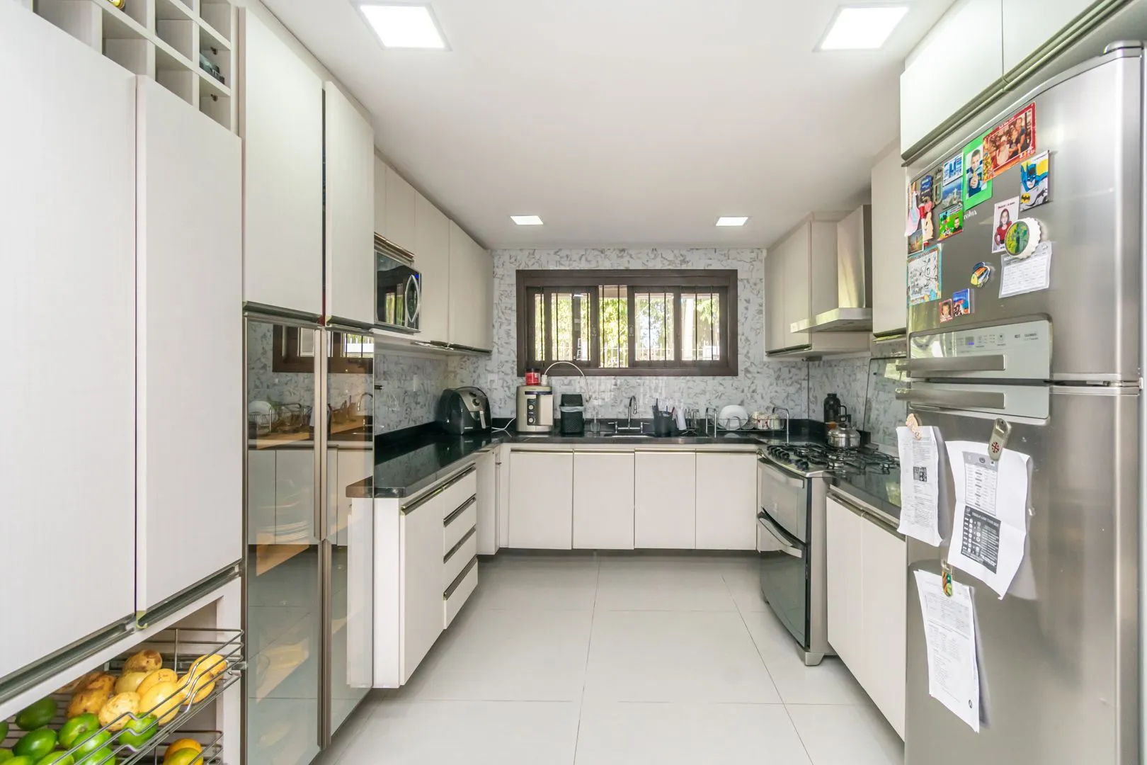 Imagem Casa 03 dormit (suíte e closet) e 4 vagas, na Vila Ipiranga, em Porto Alegre, RS