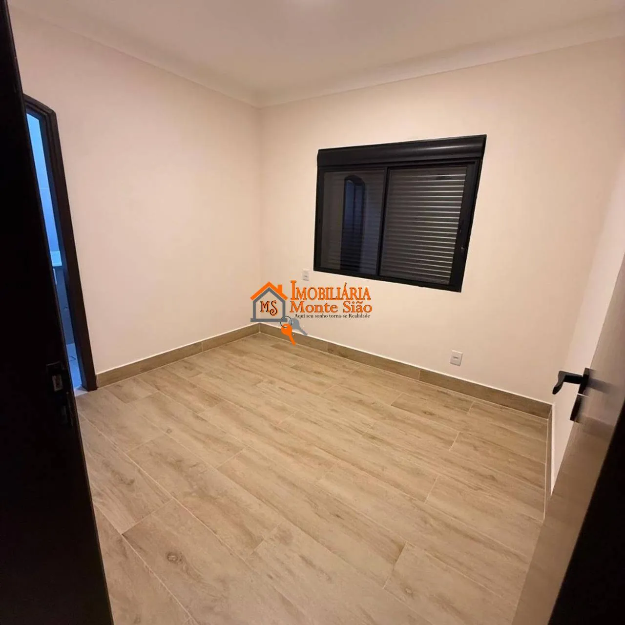 Imagem Sobrado com 4 dormitórios à venda, 400 m² por R$ 1.690.000,00 - Vila Rosália - Guarulhos/SP