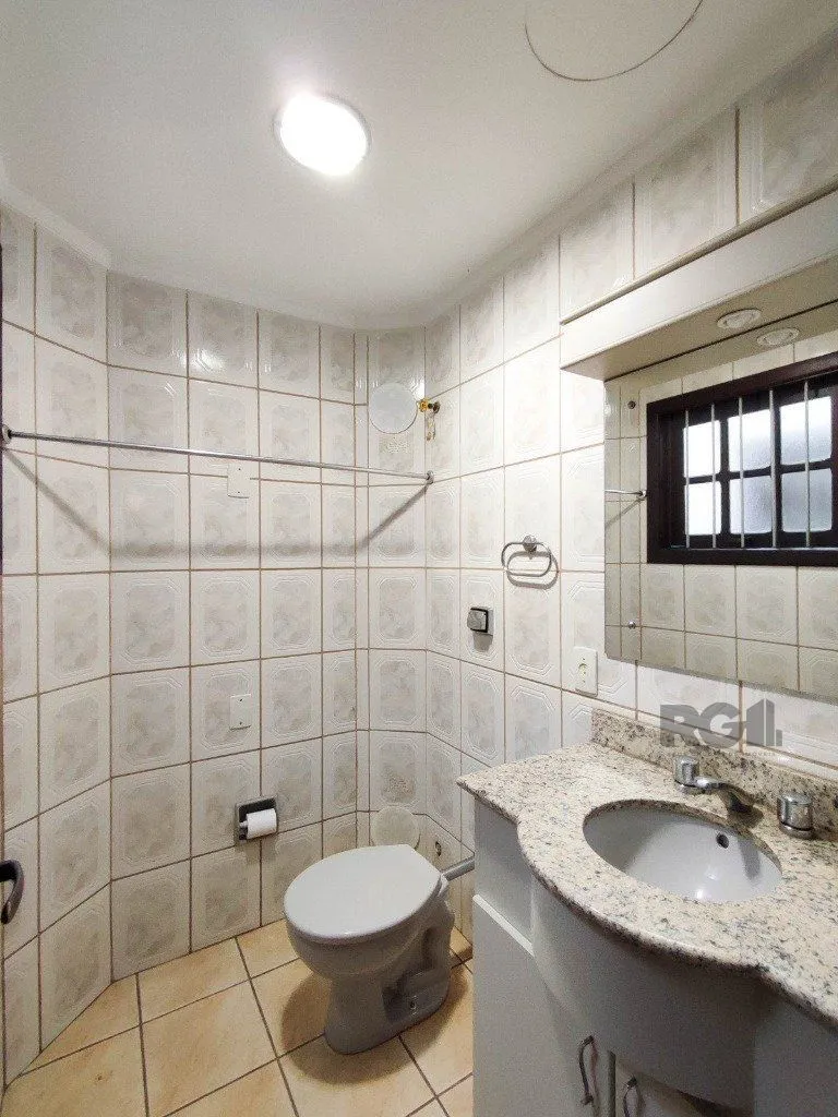 Imagem Excelente casa de 230m² com 4 dormitórios e 3 vagas.