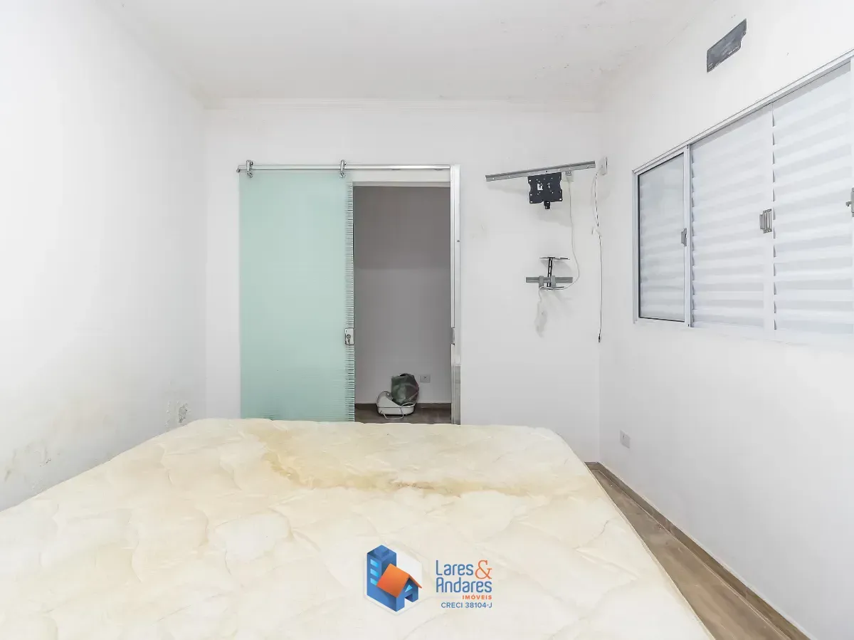 Imagem Sobrado para venda em Vila Guedes com 3 quartos, sendo 3 suítes, 196m²
