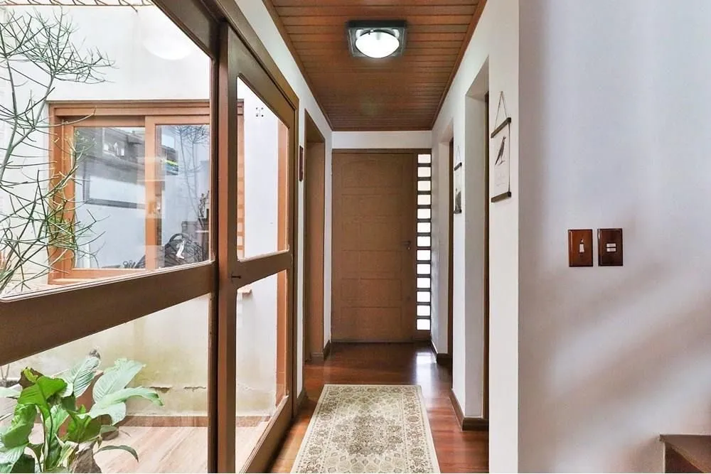 Imagem Casa térrea com 2 dormitórios, lavabo, espaço gourmet e 2 vagas.