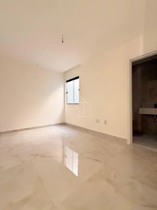 Imagem Casa Duplex com 3 Suítes em Colina de Laranjeiras