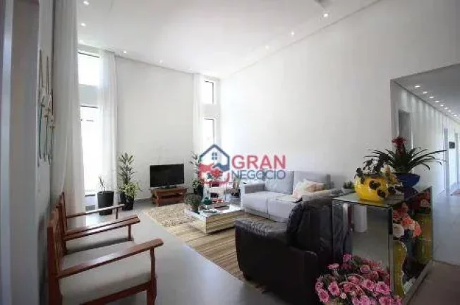 Imagem Casa ampla com quintal em Santa Felicidade