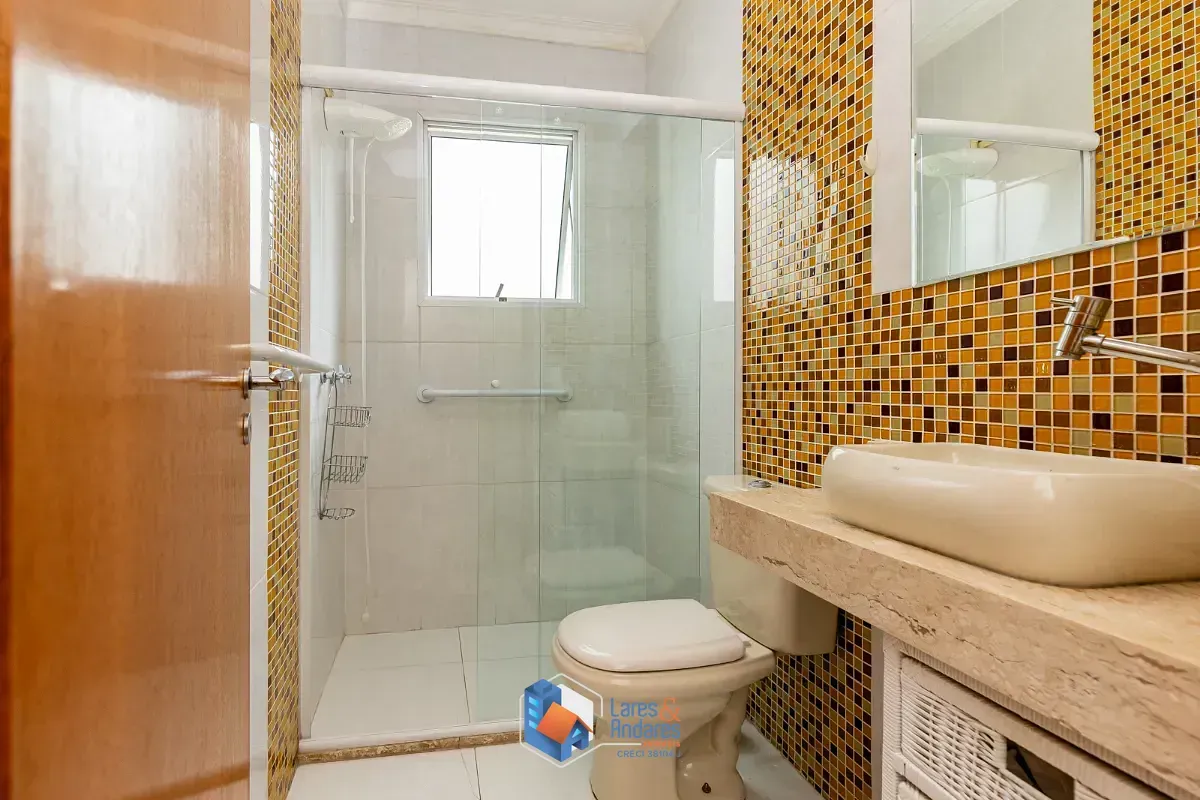 Imagem Casa para venda em Mirandópolis com 4 quartos, sendo 2 suítes, 214m²