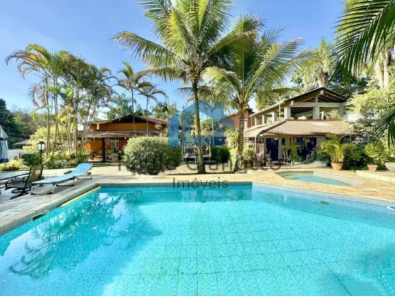 Foto do imóvel Casa na Granja Viana, Porteira Fechada, Piscina e Gourmet em Rua das Camélias