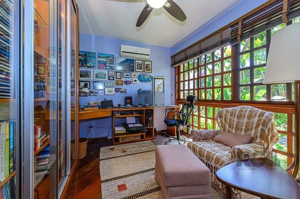 Imagem Casa em Condomínio à venda com 4 quartos 319 m² Rua Manoel Leao, Pedra Redonda, Porto Alegre