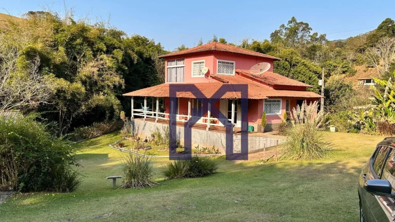 Imagem Chácara com 5 dormitórios à venda, 10000 m² por R$ 750.000,00 - São Pedro - Itajubá/MG