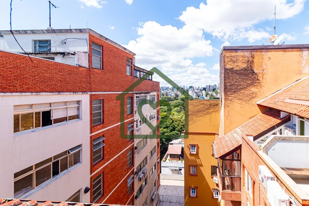 Imagem Apartamento com 94 metros privativos, cozinha integrada com área social, sacada fechada e banheiro,...