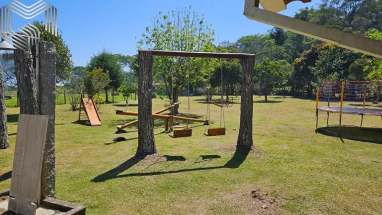 Imagem Sitio de Luxo à Venda em Nova Friburgo-RJ, Amparo: 8 Quartos, 8 Suítes, 12 Salas, 9 Banheiros, 10 Vagas de Garagem, 275.000 m² de Área.