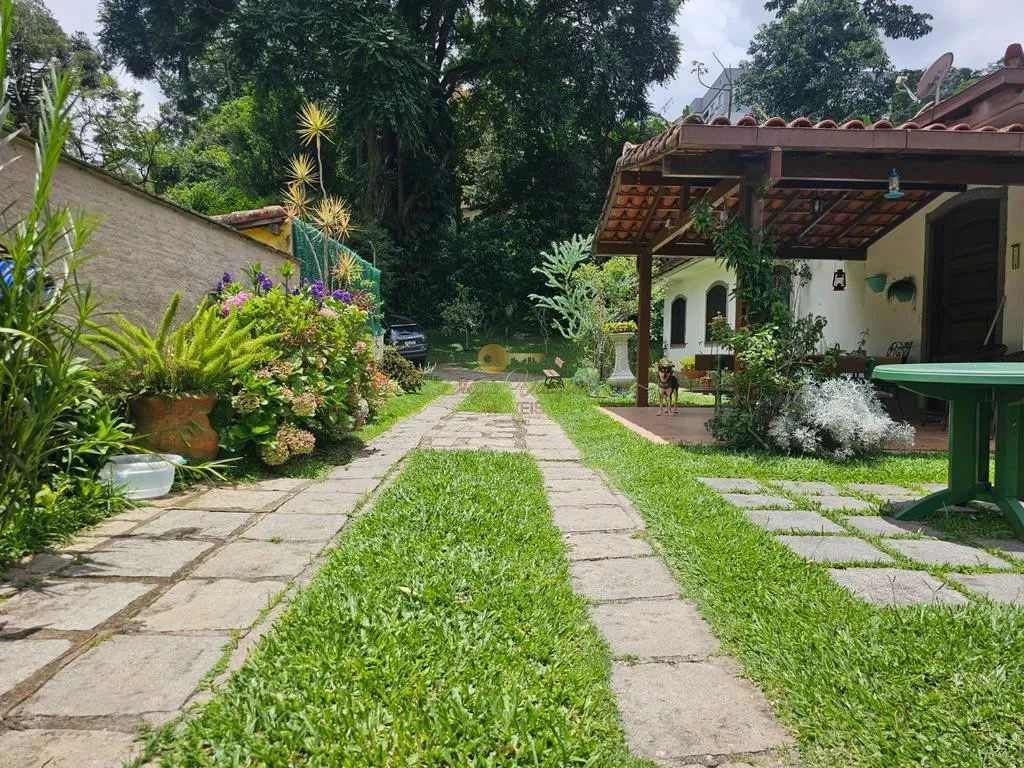 Imagem Casa para Venda em Teresópolis / RJ no bairro Ermitage
