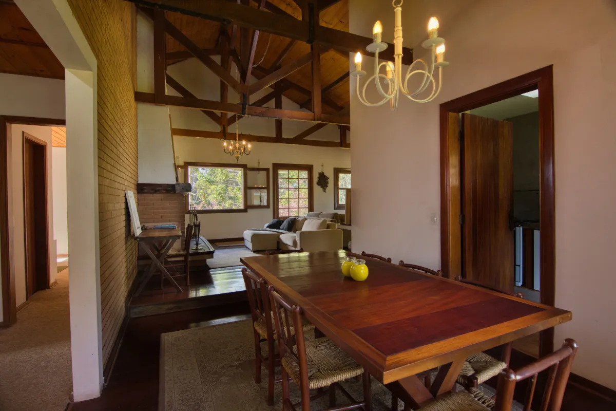 Imagem Casa para venda em Toriba com 3 quartos, sendo 2 suítes, 250m2