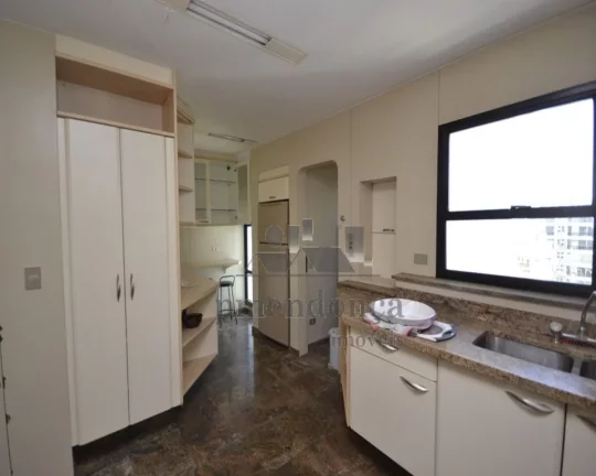 Imagem Cobertura sendo 4 suites, varandas, 5 vagas de garagem, com vista panorâmica, em uma das melhores r...