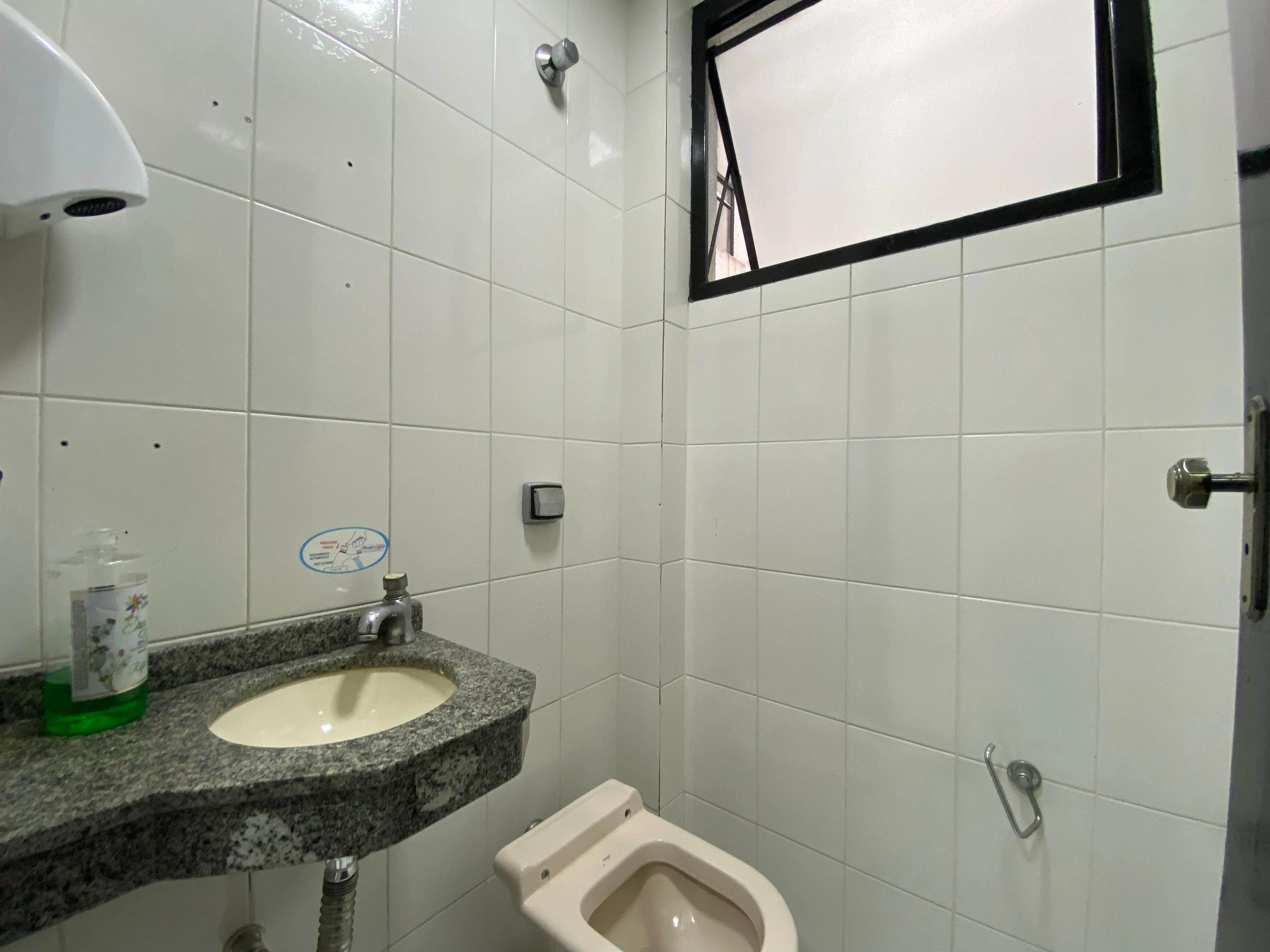 Imagem Oportunidade, Compra ou Locação de Prédio Comercial na Av. São Paulo à 3min. do Centro