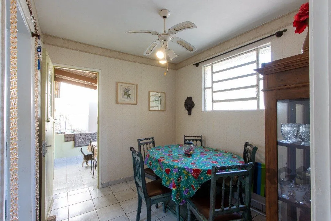 Imagem Casa em condomínio aberto, 3 quartos, edicula com 1 quarto - Bairro Santa Tereza