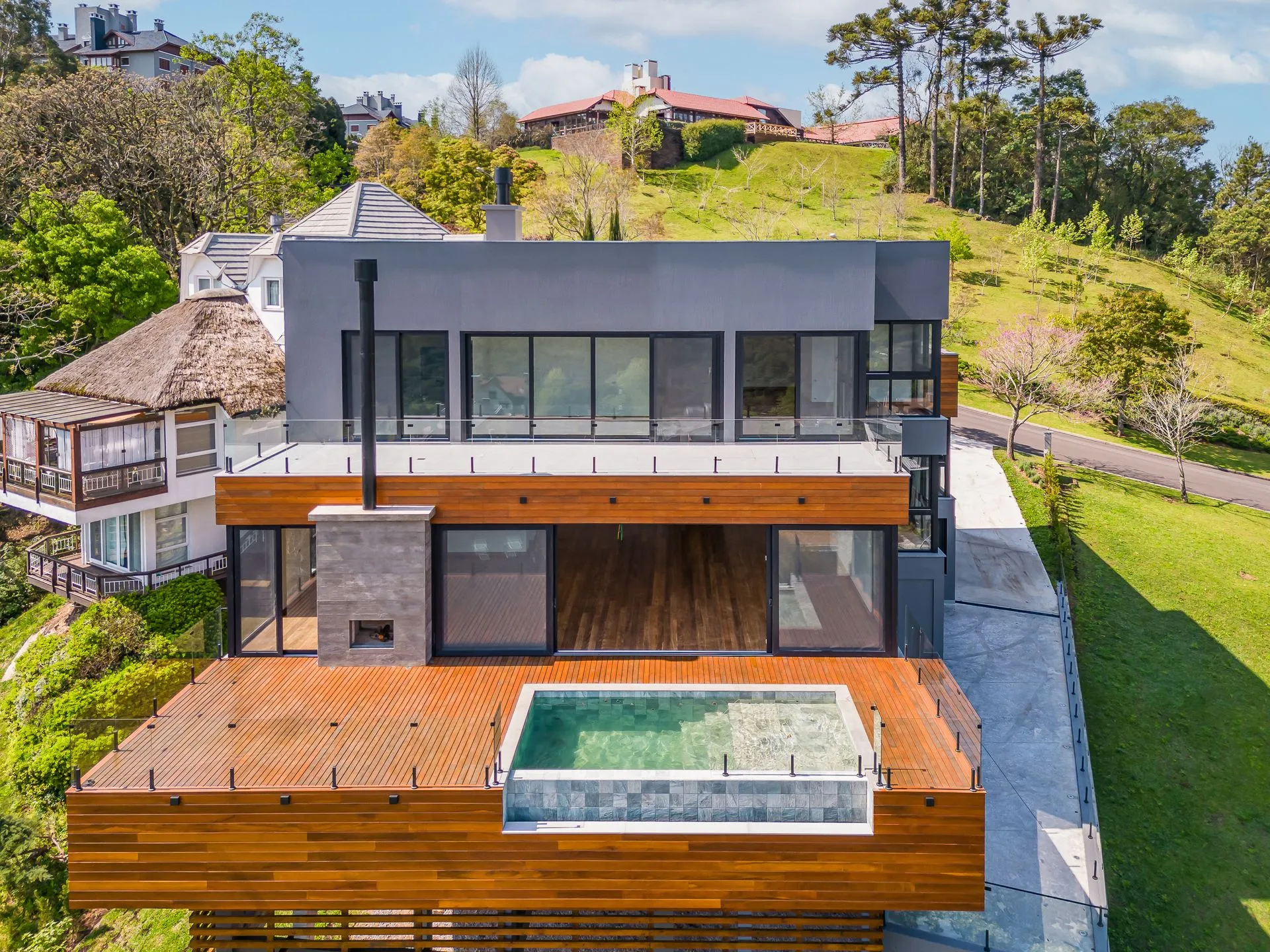Imagem Casa à venda em Gramado, Bavaria, com 5 quartos, 580m2