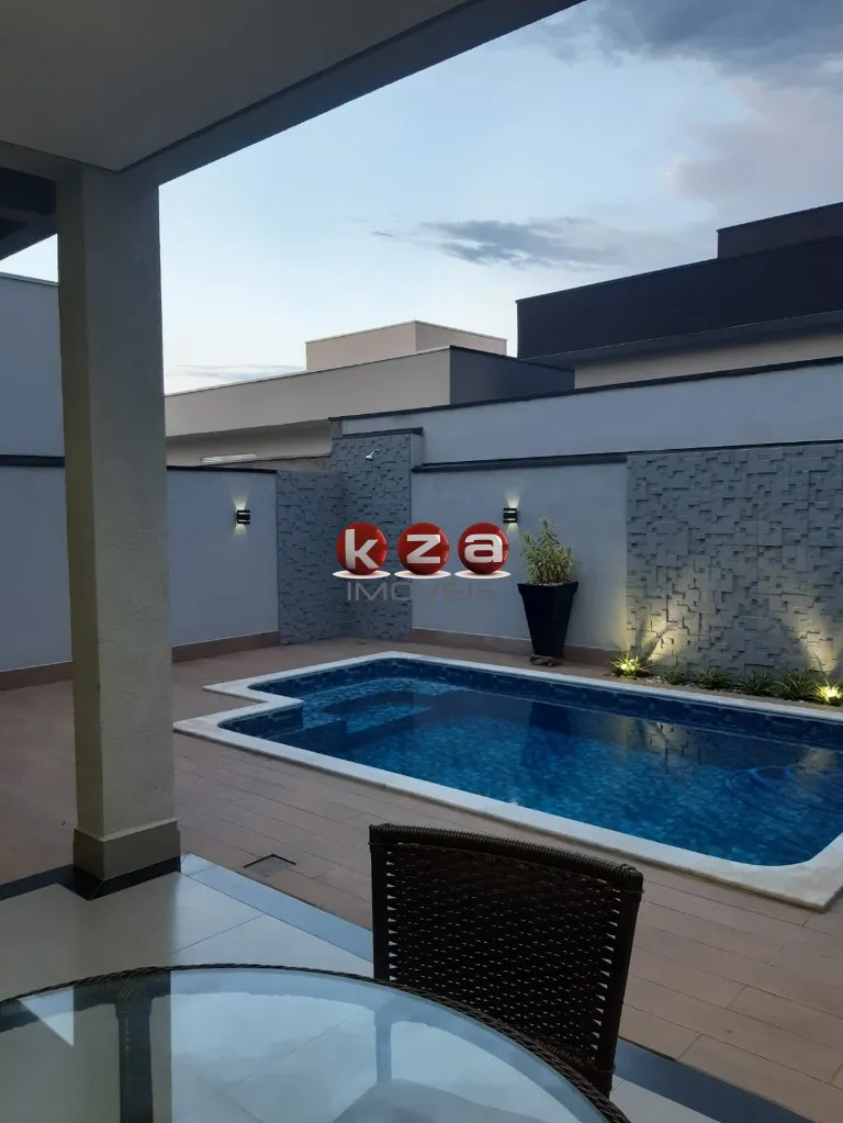 Imagem Casa de alto padrão em condomínio: 3 quartos, 3 suítes, 2 salas, 5 banheiros, 4 vagas, 200m² - Residencial Real Parque, Sumaré-SP.